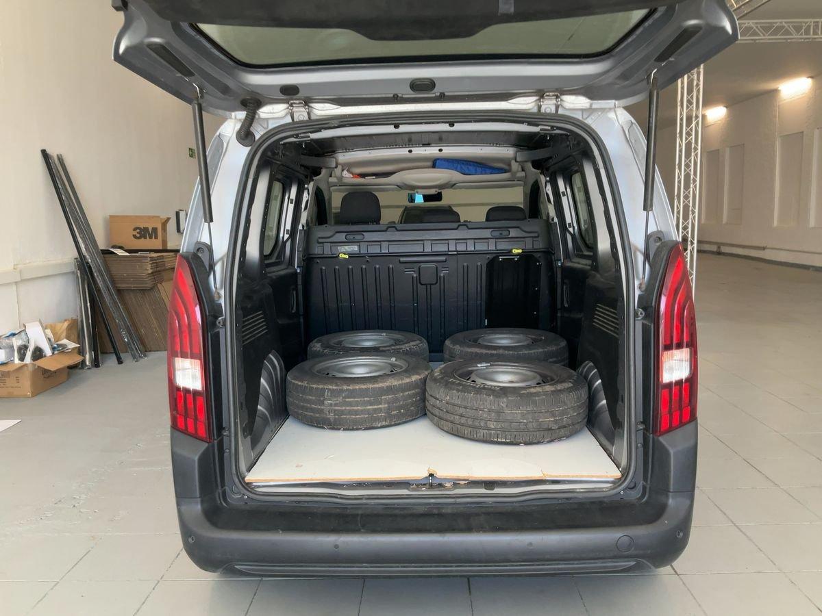 Peugeot Partner 1.2 PureTech 110 Premium L1 S&S  3 Sitze