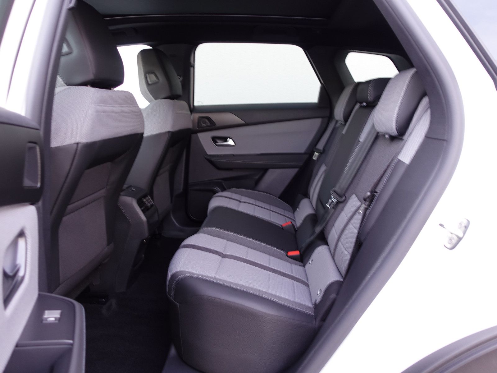 Fahrzeugabbildung Opel Grandland GS,Autom.Navi,Sitzh,Schiebedach,Headup