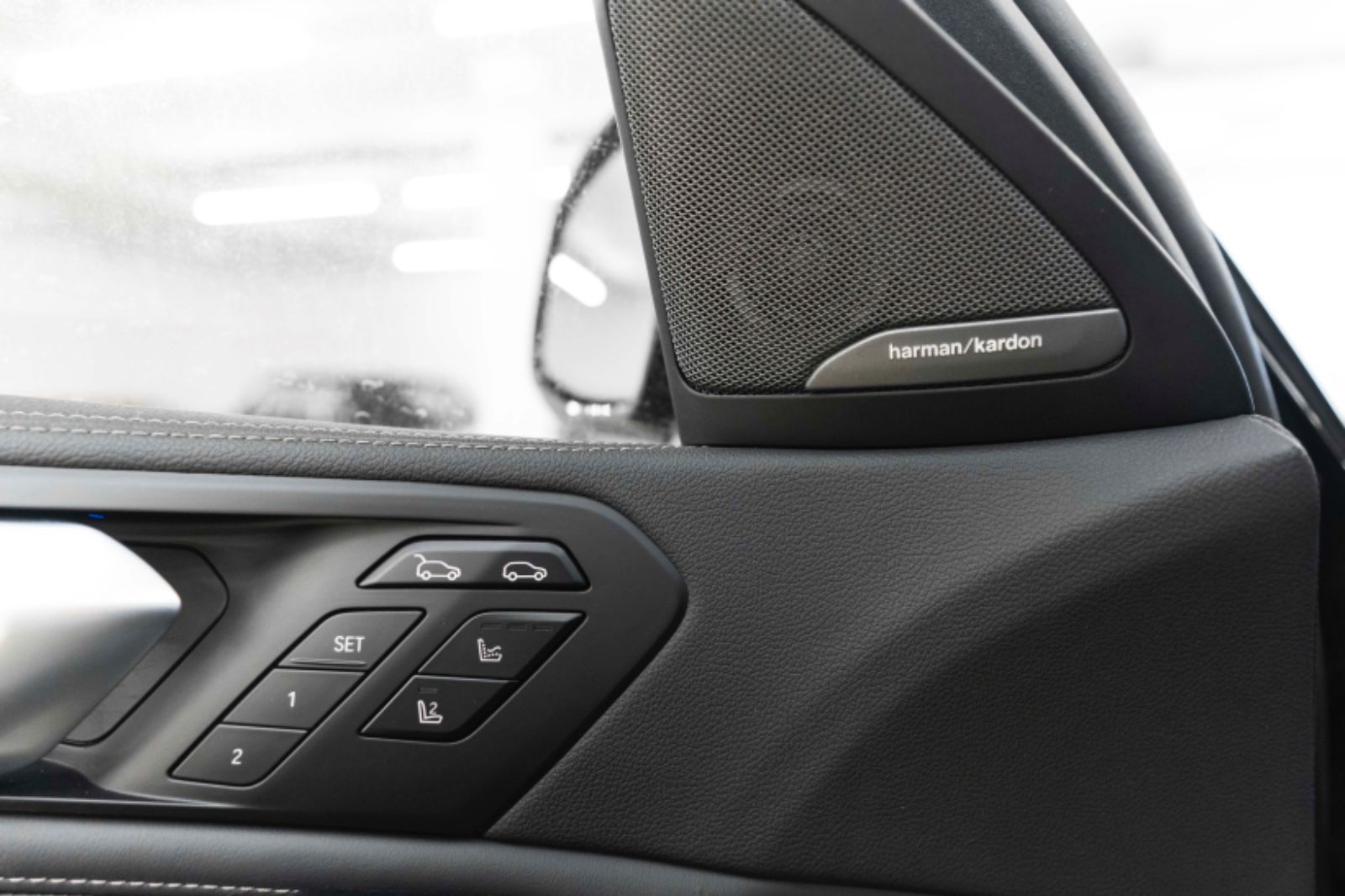 Fahrzeugabbildung BMW X6 40i xDrive M Sportpaket Harman Head up 360