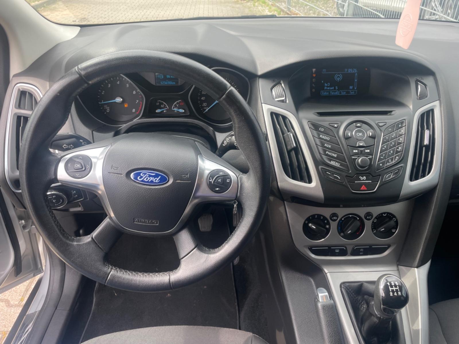 Ford Focus 2013 — photo 12