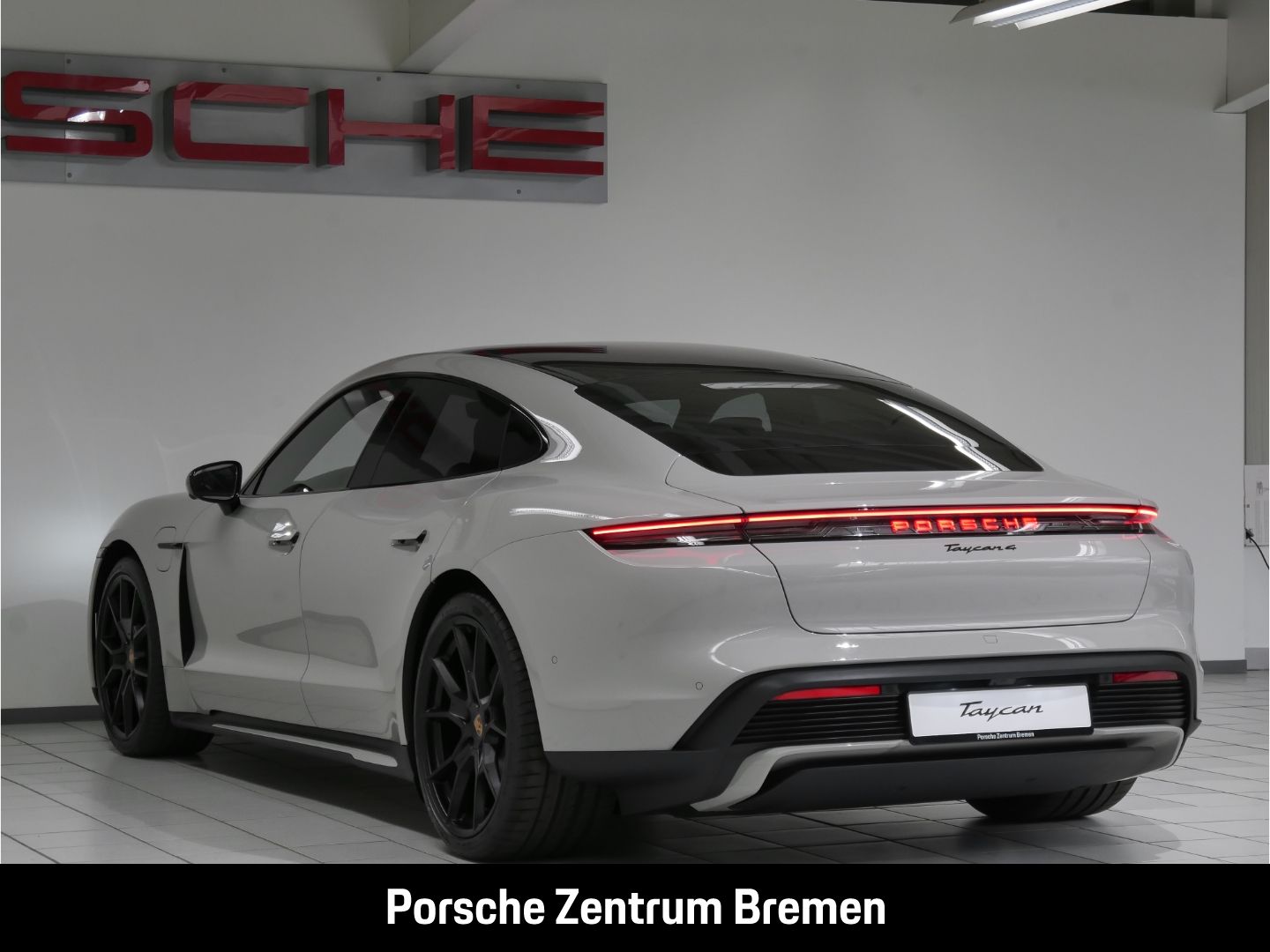 Porsche Taycan 4 Black Edition Head-Up Display HD Matrix imagem 3