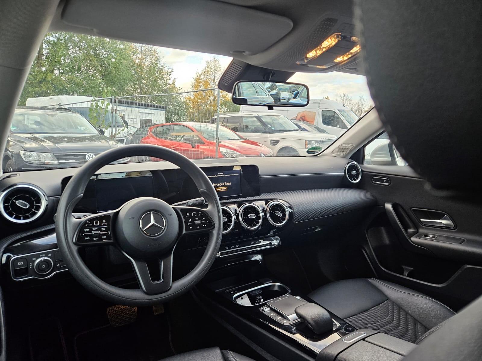 Mercedes-Benz A 180 d  LEDER,XENON, SITZHEIZUNG,,,,