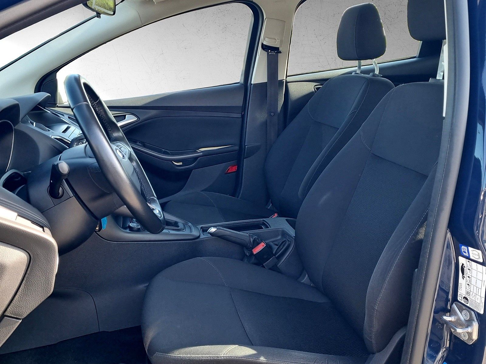 Fahrzeugabbildung Ford Focus Turnier Trend 1,0 Klima el. FH