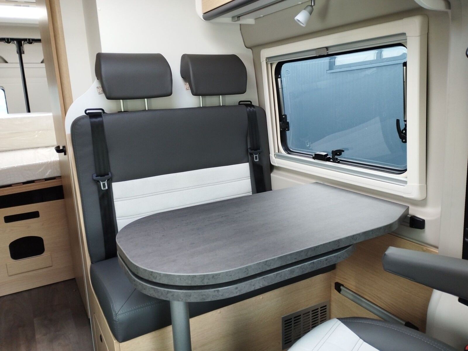 Fahrzeugabbildung Sunlight Adventure Cliff 600 Automatik, Dörr Edition, LTE
