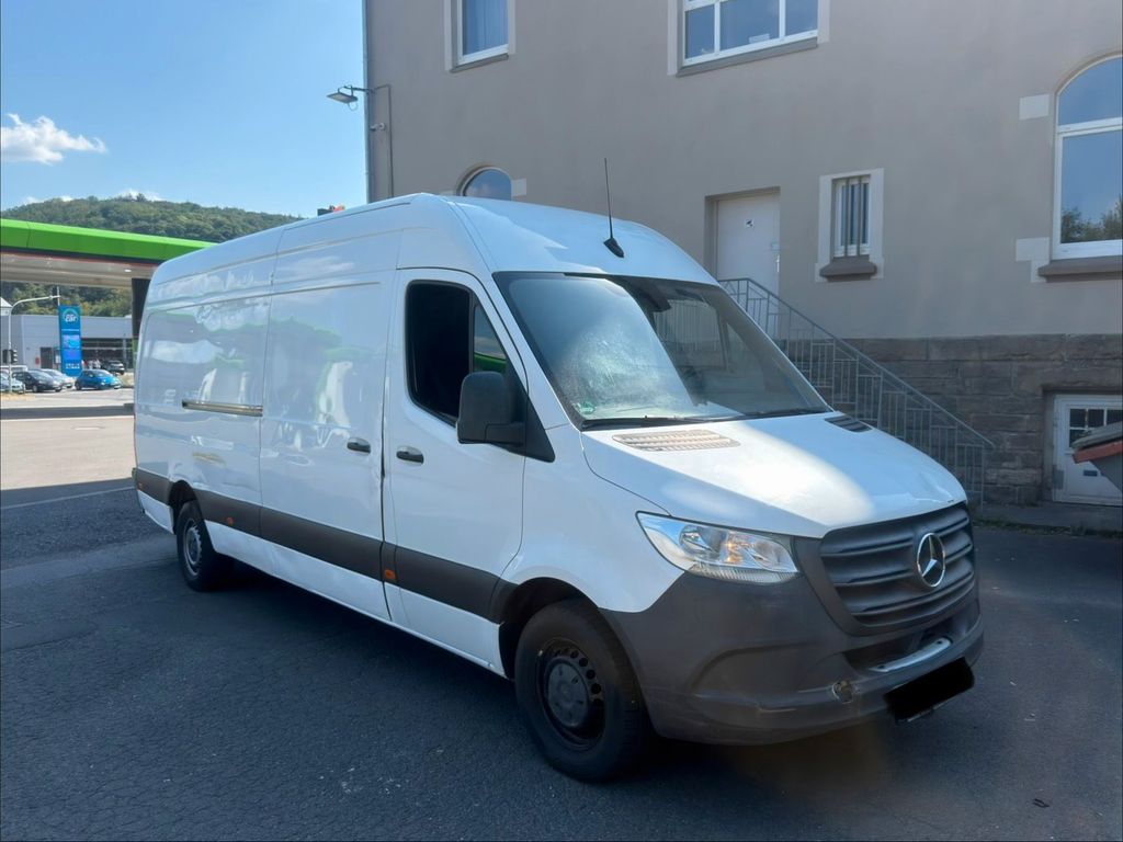 Image of Mercedes-Benz Sprinter
