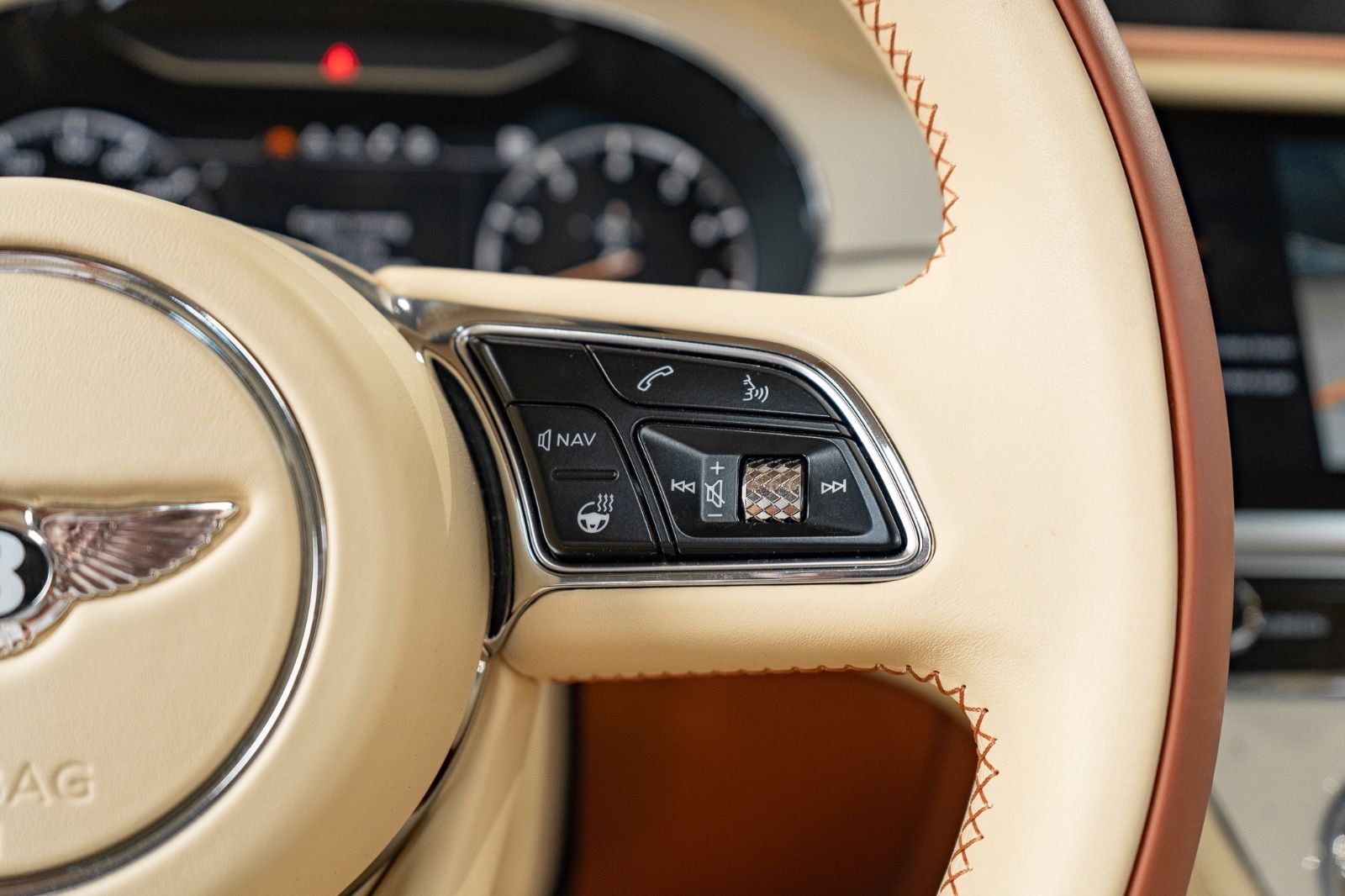 Bentley Continental GT Azure°B&O°NIGHT°MASS°360°ACC°PANO foto 18