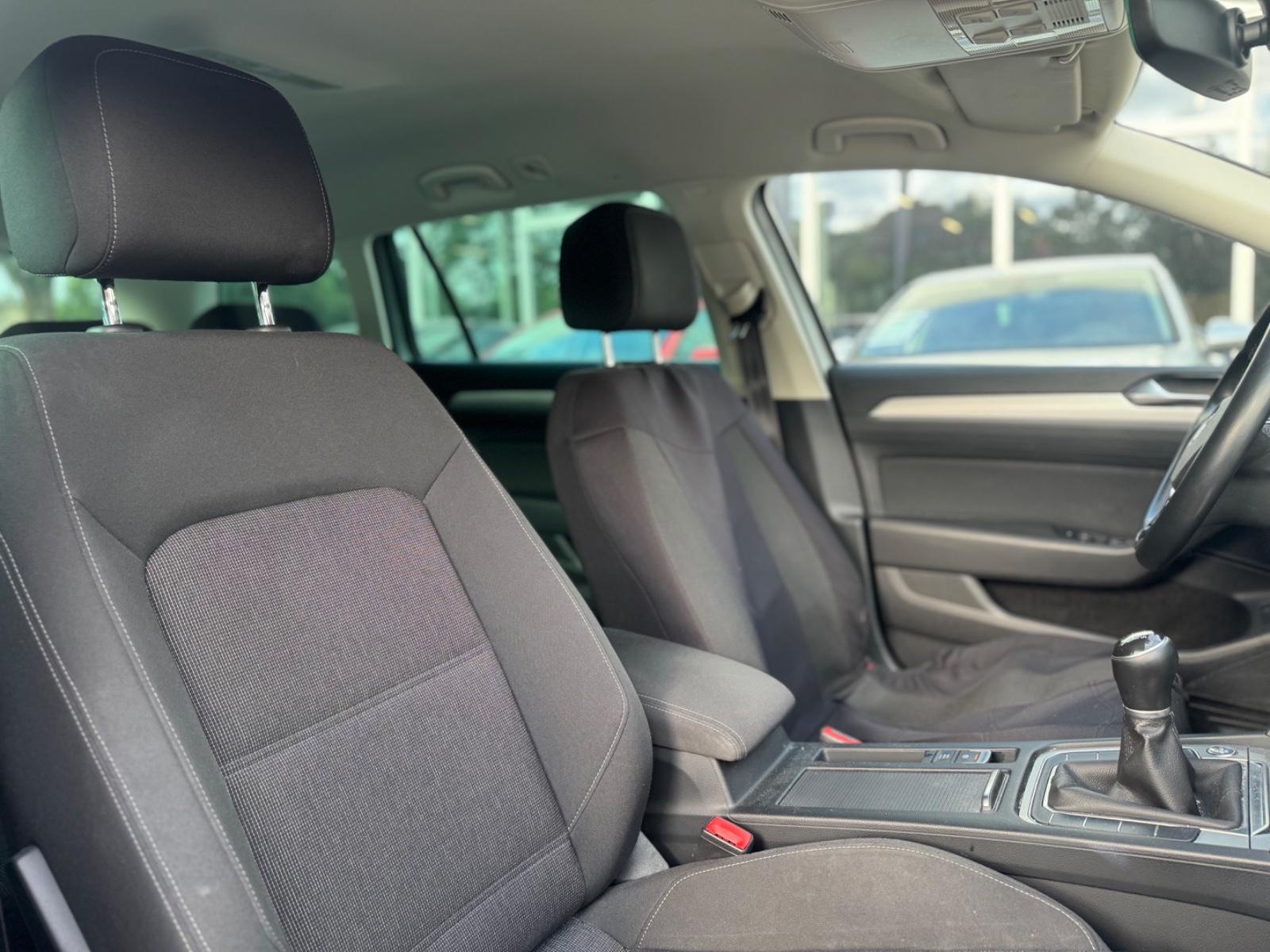 Volkswagen Passat 2015 — photo 29
