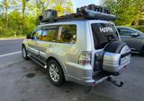 Mitsubishi Pajero 3,2 DI-D 4WD Automatik Overlander Umbau  - silberne Mitsubishi Pajero