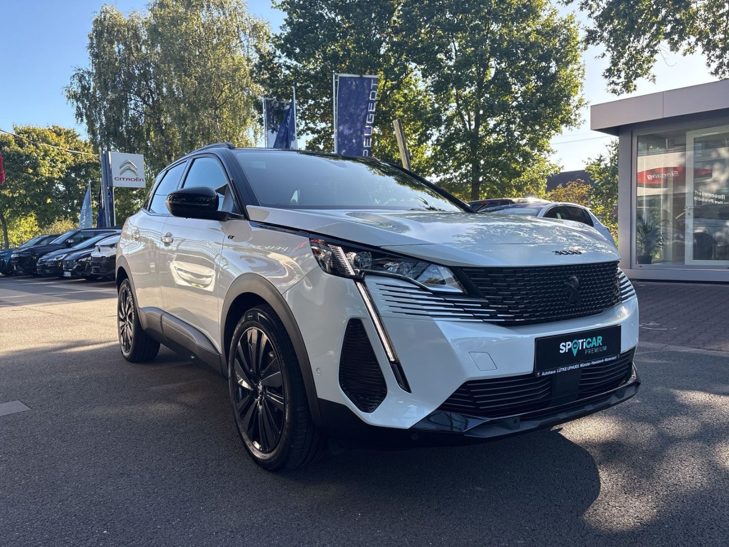 Fahrzeugabbildung Peugeot 3008 GT BlueHDi 130 EAT8 El. Panodach Navi Leder