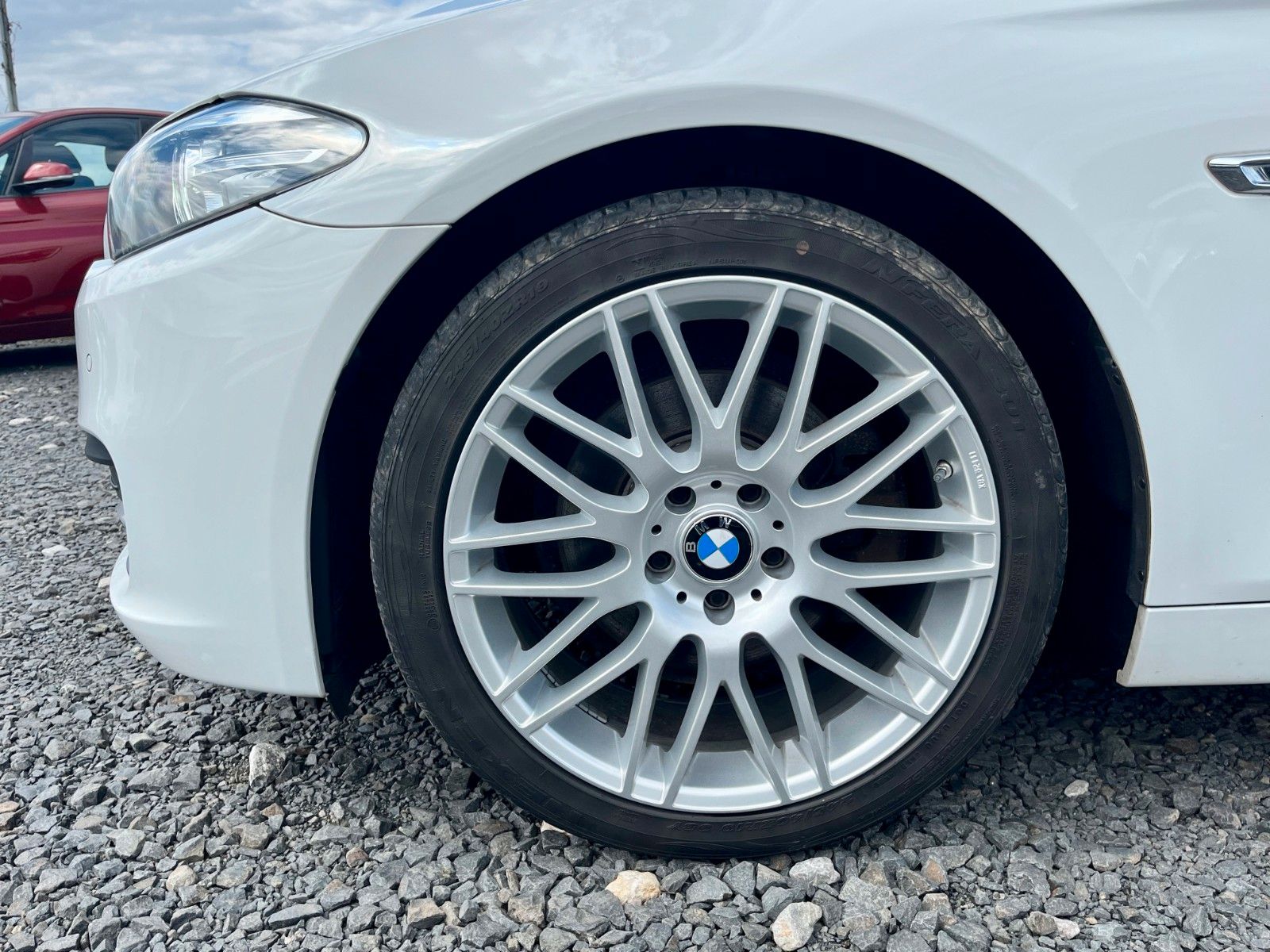 Fahrzeugabbildung BMW 520d Aut. Navi Alarm PDC HiFi Scheckheft SPORTL