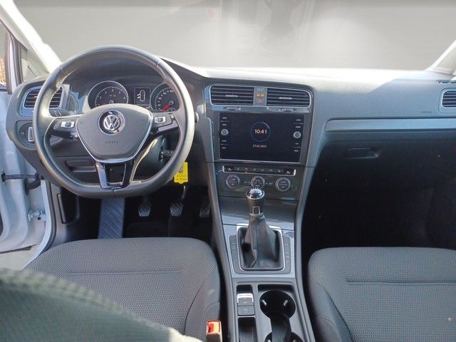 Fahrzeugabbildung Volkswagen Golf VII Lim. 1.0TSI Comfortline BLUETOOTH+SITZH