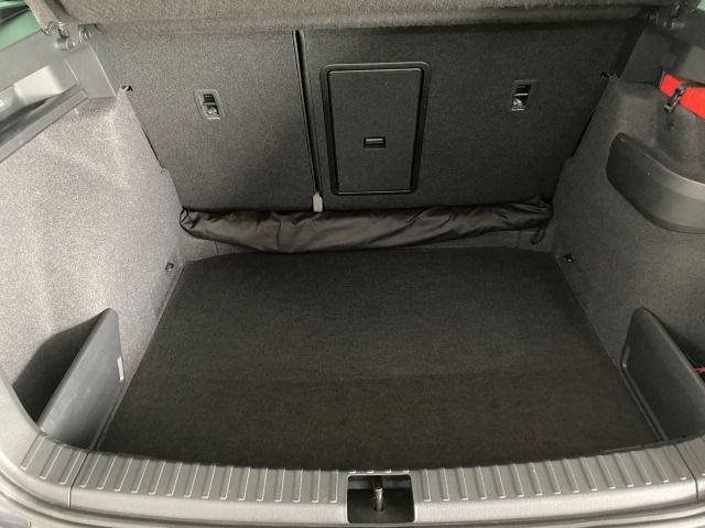 Karoq CLEVER 1.5 TSI AHK+NAVI+LED+KAMERA