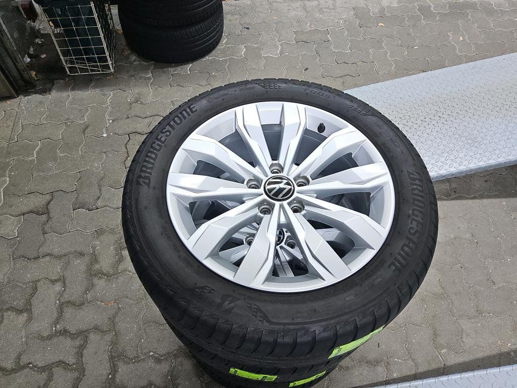 Fahrzeugabbildung Volkswagen T-Roc Cabrio R-Line*AHK*Cam*Navi*LED*Sitzhzg*ACC