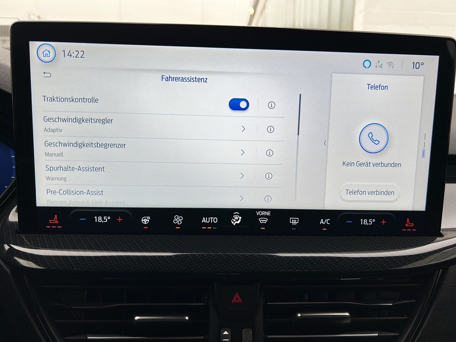 Fahrzeugabbildung Ford Focus 1.0 ST-Line Aut./LED/ACC/KAMERA/AHK/NAVI/