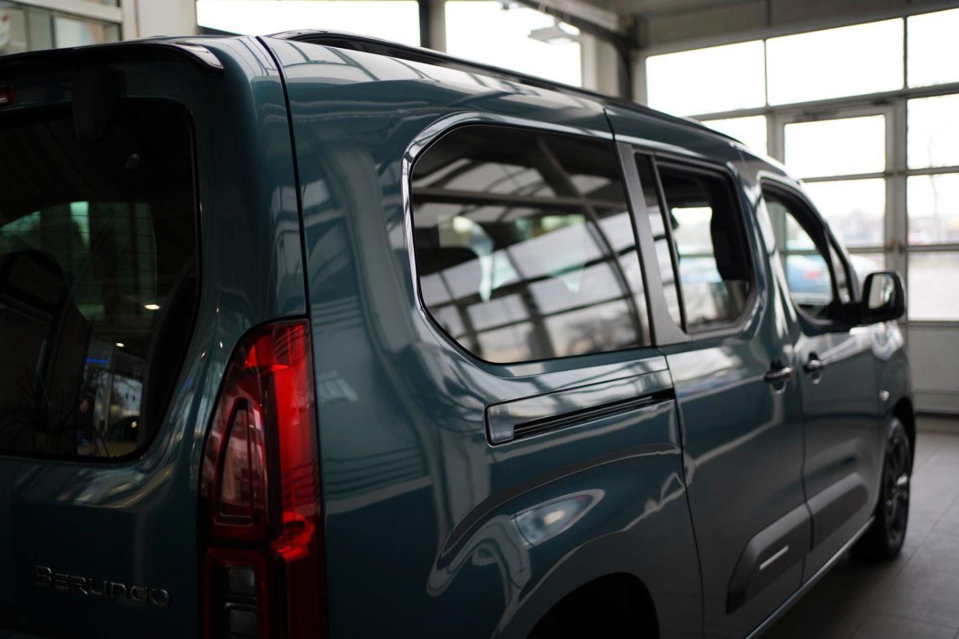 Fahrzeugabbildung Citroën Berlingo XL BlueHDi 130 EAT8 Max 7 Sitzer