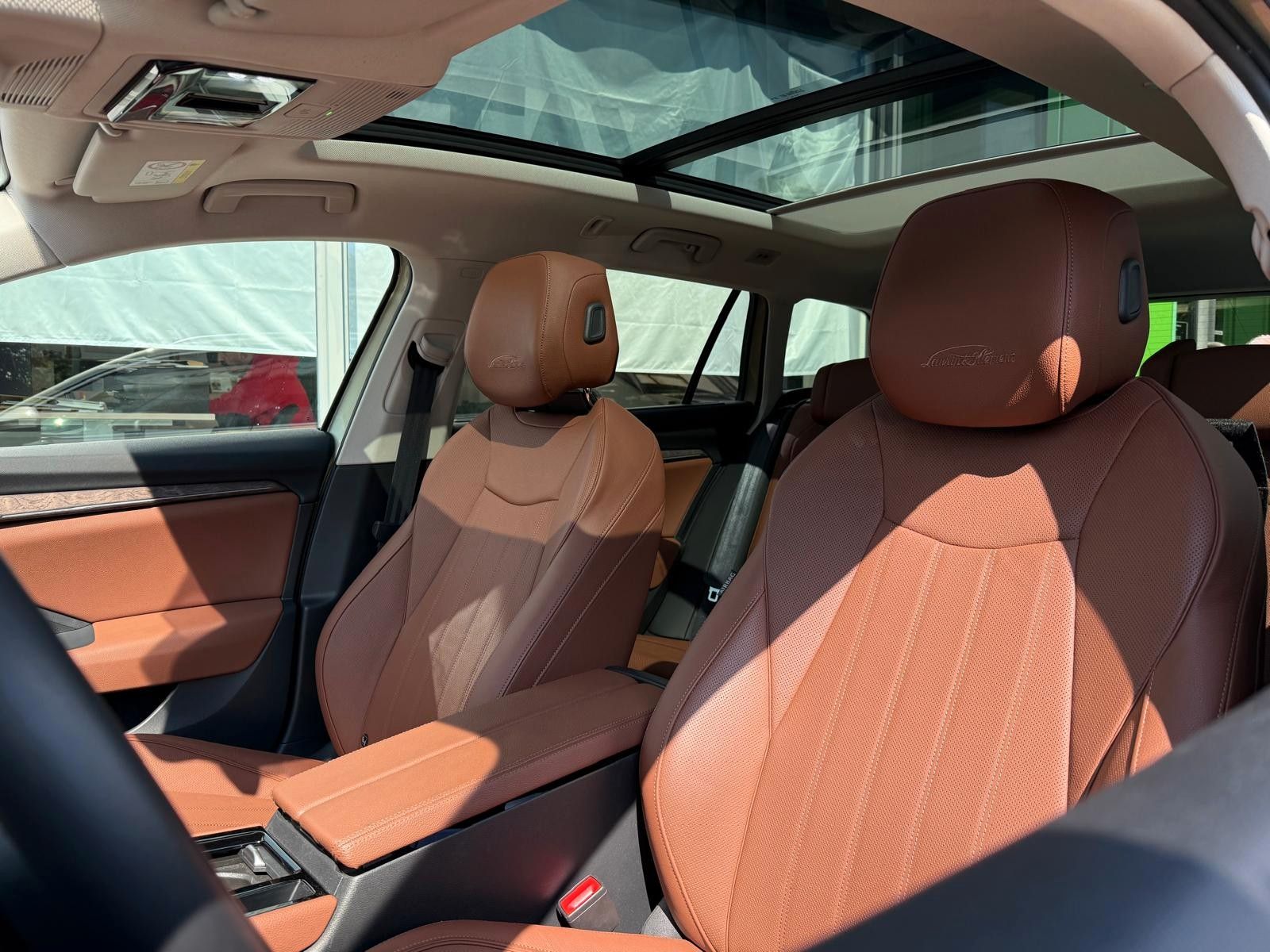 Fahrzeugabbildung SKODA Superb Combi L&K