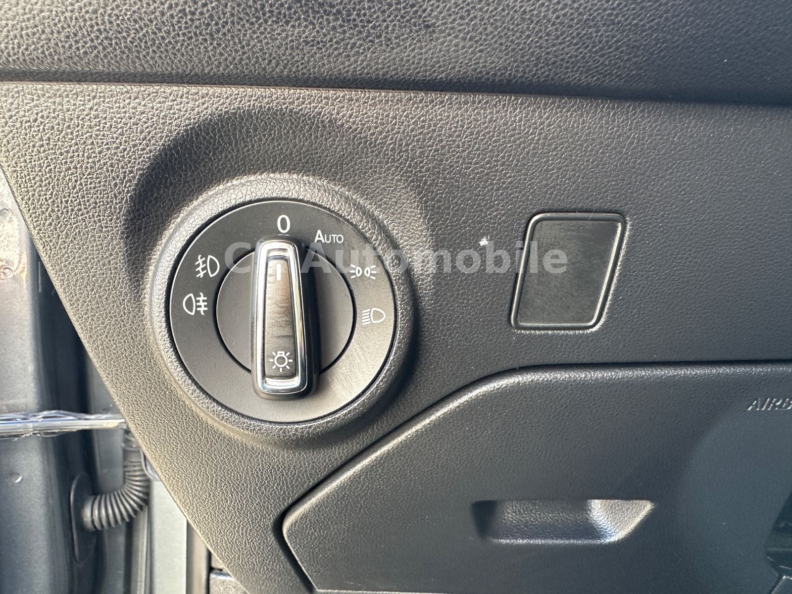 Fahrzeugabbildung SEAT Leon ST 1.5 TSI FR/Navi/Klima/LED/Tempomat/PDC