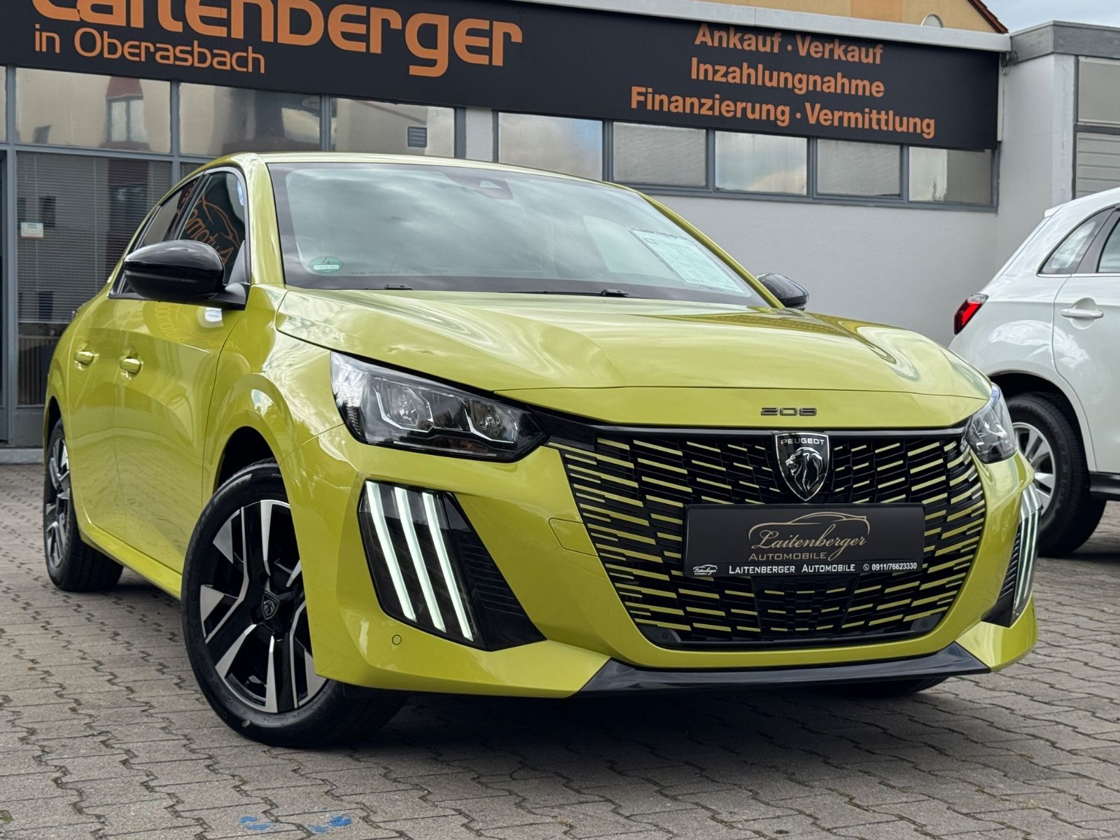 Peugeot 208 Hybrid 100 Allure 1.2Ltr*LED*NAVI*AHK*KAMERA imagem 2