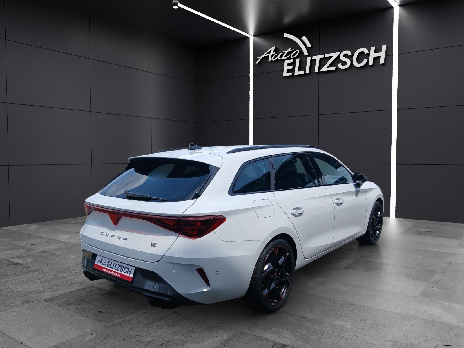 Fahrzeugabbildung CUPRA Leon Sportstourer VZ 2.0 TSI 4Drive AHK Matrix S