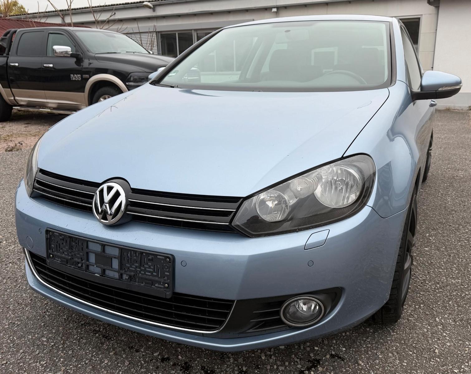Volkswagen Golf VI Highline / Leder