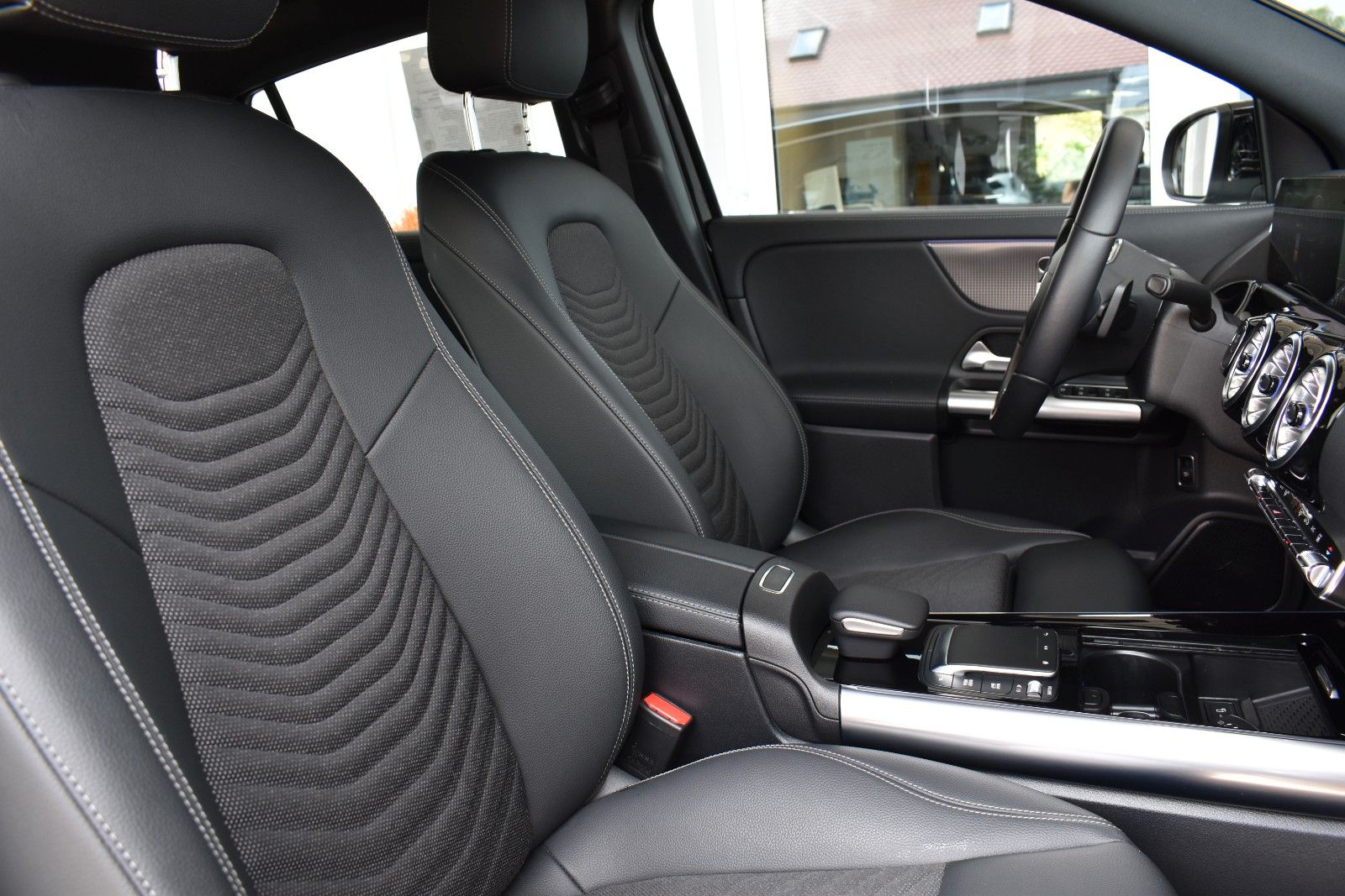 Mercedes-Benz EQA EQA 250+ Progressiv Distronic LED Advanced + foto 9