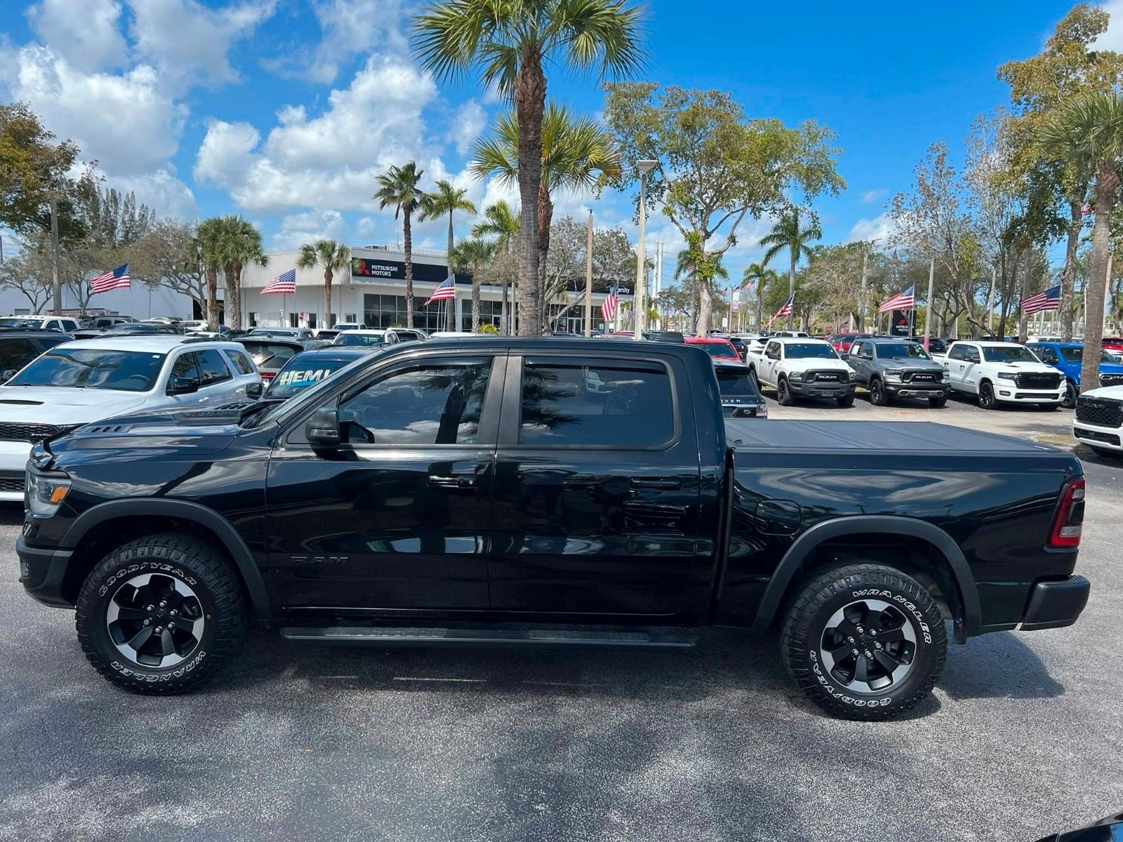 Dodge RAM Rebel 1500 4x4 CrewCab unfallfrei im Vorlauf