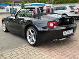 BMW Z4 Roadster 2.2i Automatik SHZ Leder LM-Felgen - BMW Z4 aus 2004: Cabrio