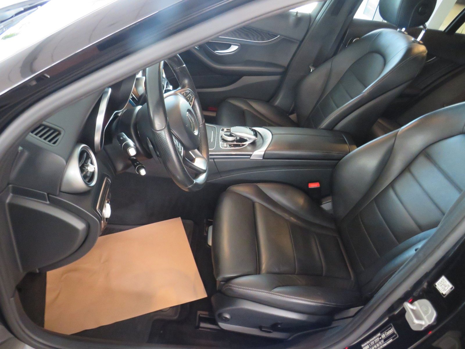Fahrzeugabbildung Mercedes-Benz C 200Td*Night*Pano*Sound*Standh*Leder*LED *COMAN