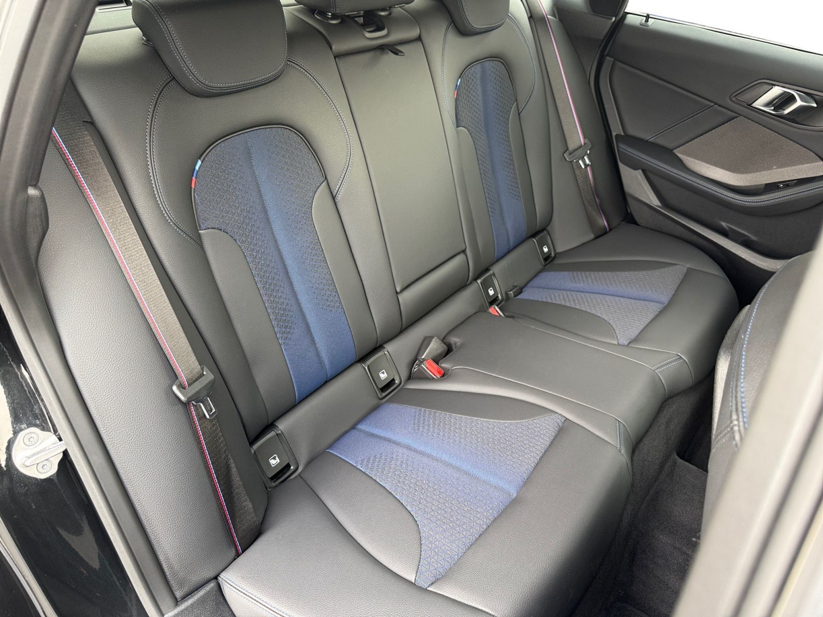 Fahrzeugabbildung BMW 2er Gran Coupé M235i xDrive HEAD-UP LED