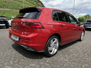 Fotografie des VW Golf VIII 1,4l eHybrid GTE, Systemleistung 180kW