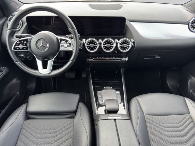 Fahrzeugabbildung Mercedes-Benz GLA 200 Automatik Style+LED+Spur+CarPlay+DAB