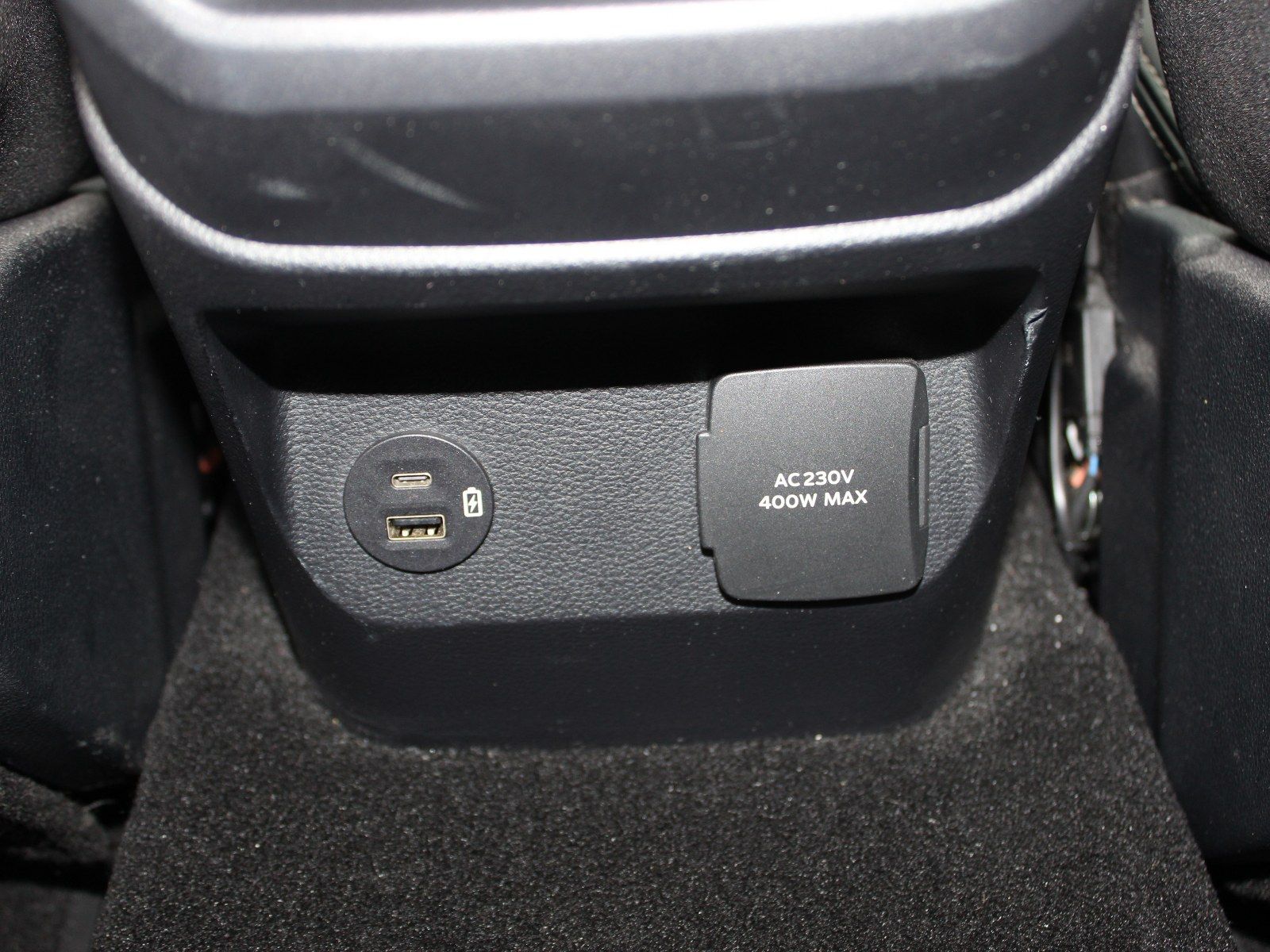 Fahrzeugabbildung Ford Ranger Platinum e-4WD Doppelkabine