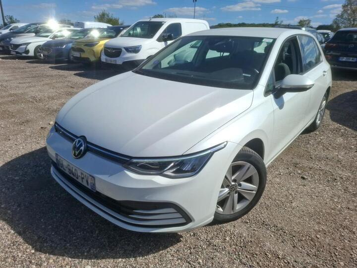 Volkswagen Golf VIII 1.5 eTSI 130 Life Navi, Kamera, LED