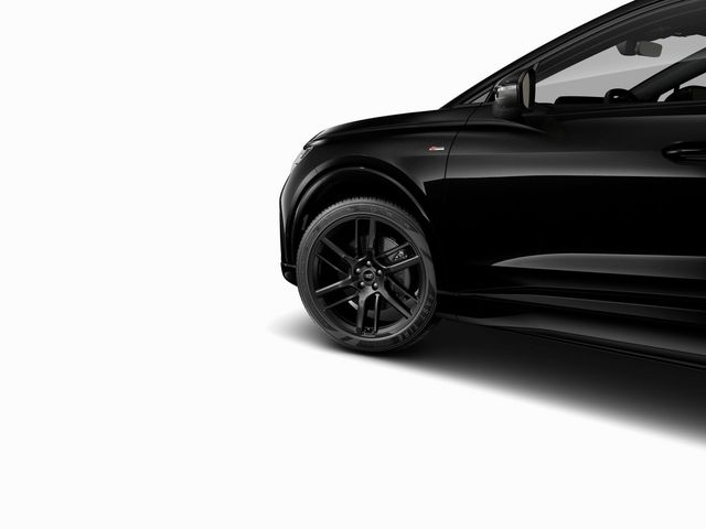 Q4 SUV e-tron performance 210 kW NAVI AHK HUD