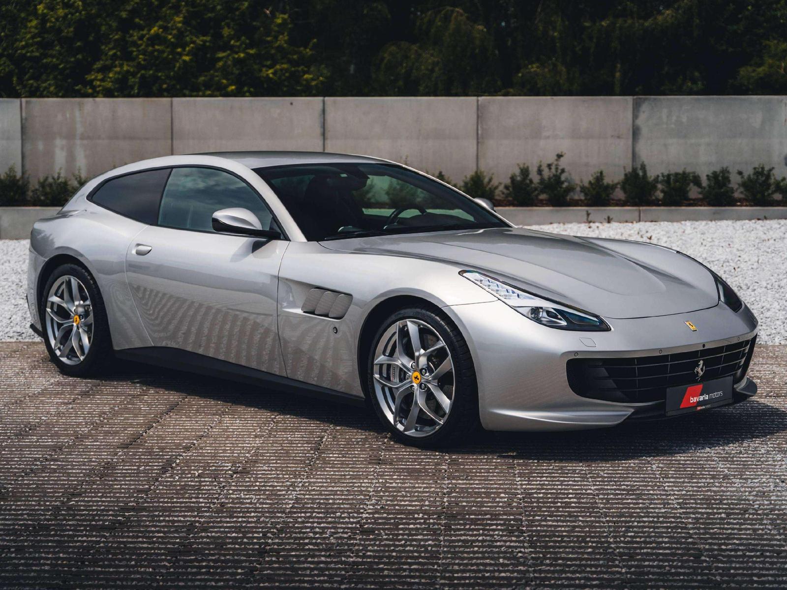 Ferrari GTC4 Lusso T / V8 / Argento Nurburgring / Pass. 
