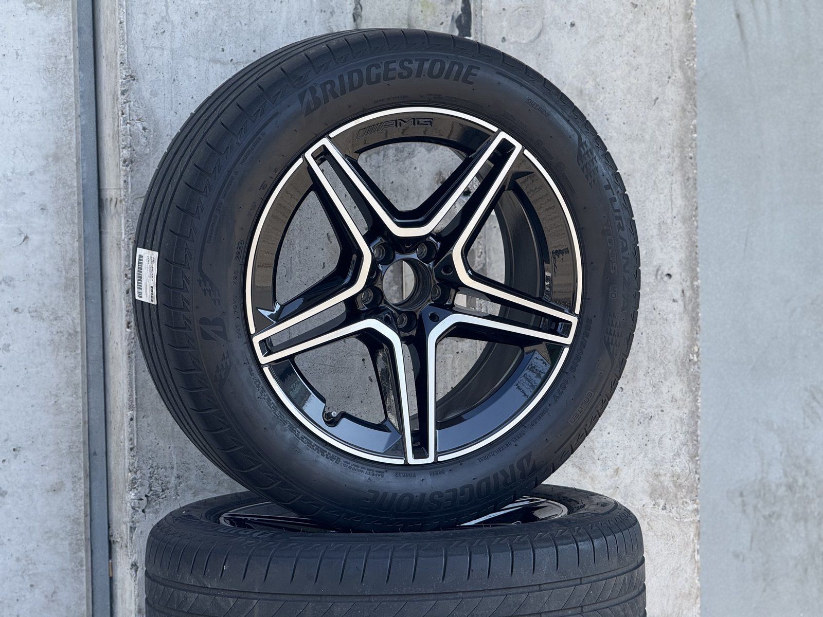 Fahrzeugabbildung Mercedes-Benz GLC 43 AMG*AHK*PANORAMA*AMBIENTE*NIGHTPAKET*