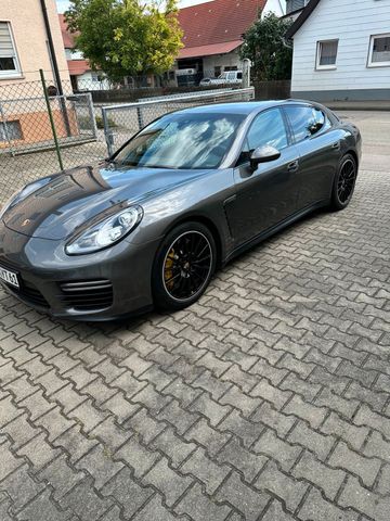 Porsche Panamera GTS Approved Gr. Wartung ...