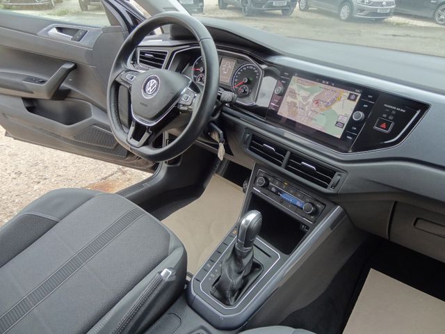 Fahrzeugabbildung Volkswagen Polo VI Highline/DSG//4.400km/1.Hd/PDC/Navi/Sitz