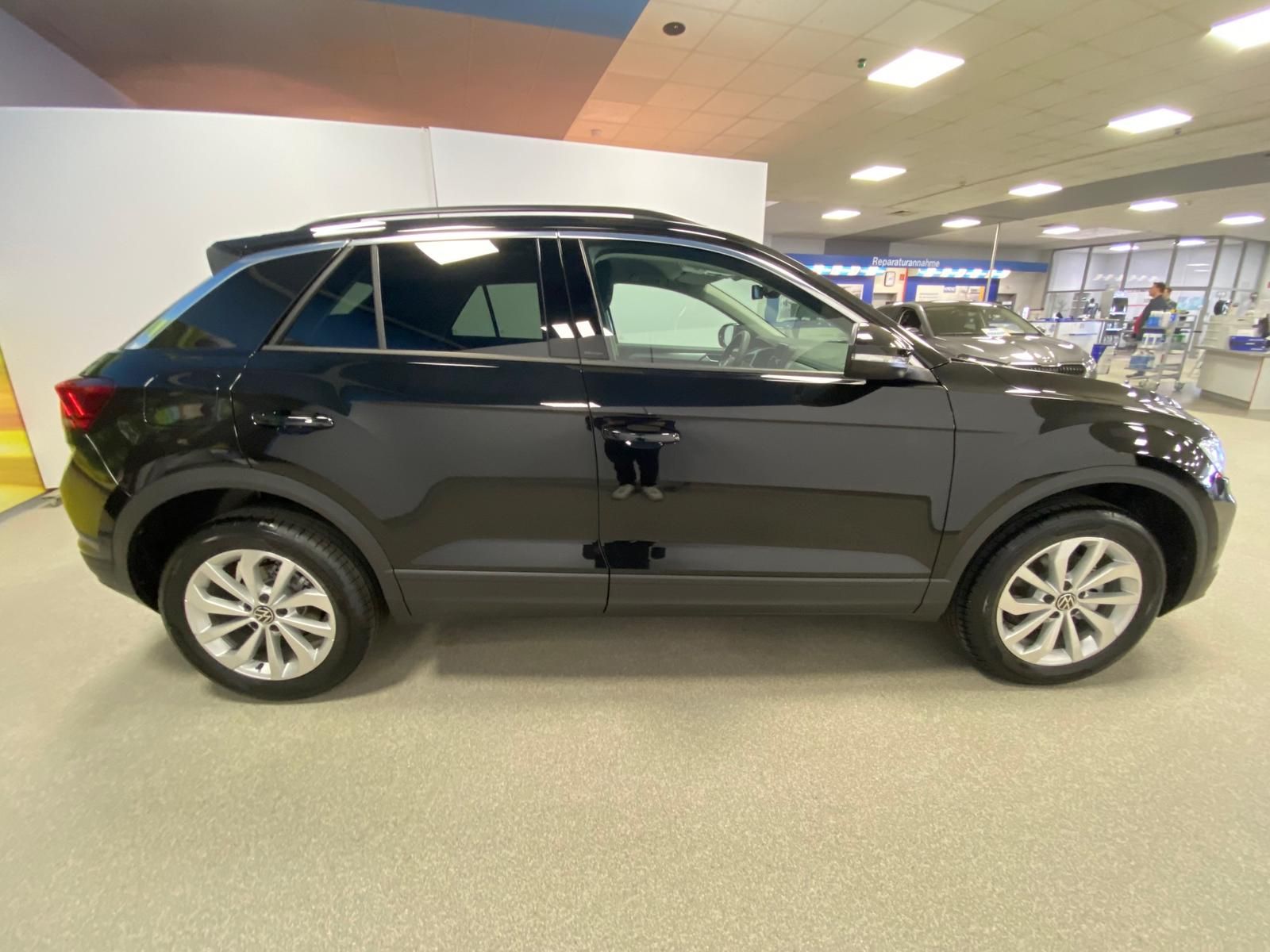 Fahrzeugabbildung Volkswagen T-Roc 1.5 TSI DSG LIFE+ACC+AHK+BHZ Lenkrad+RFK++