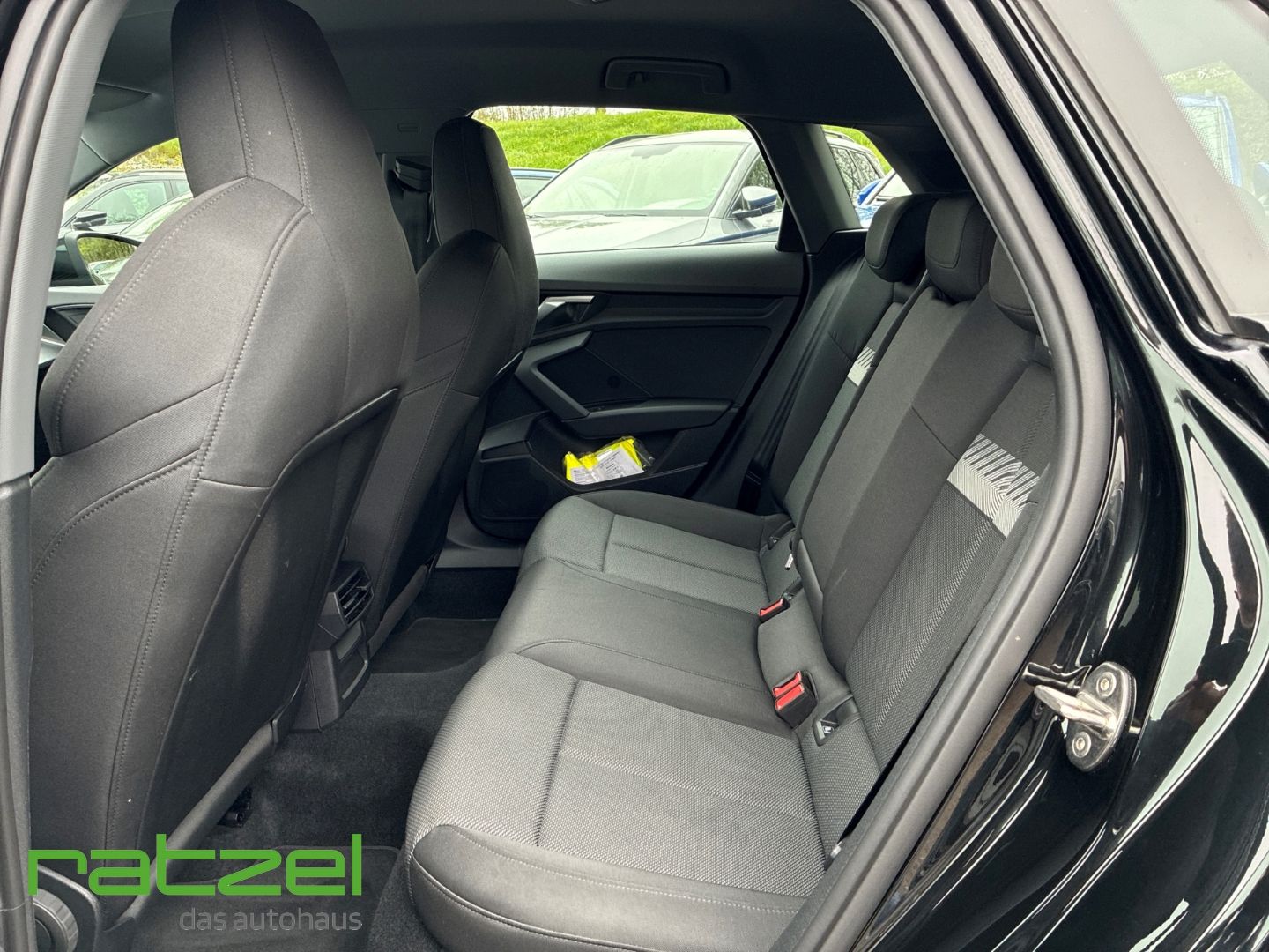 Fahrzeugabbildung Audi A3 Sportback S line 35 TDI s tronic AHK Navi Kam