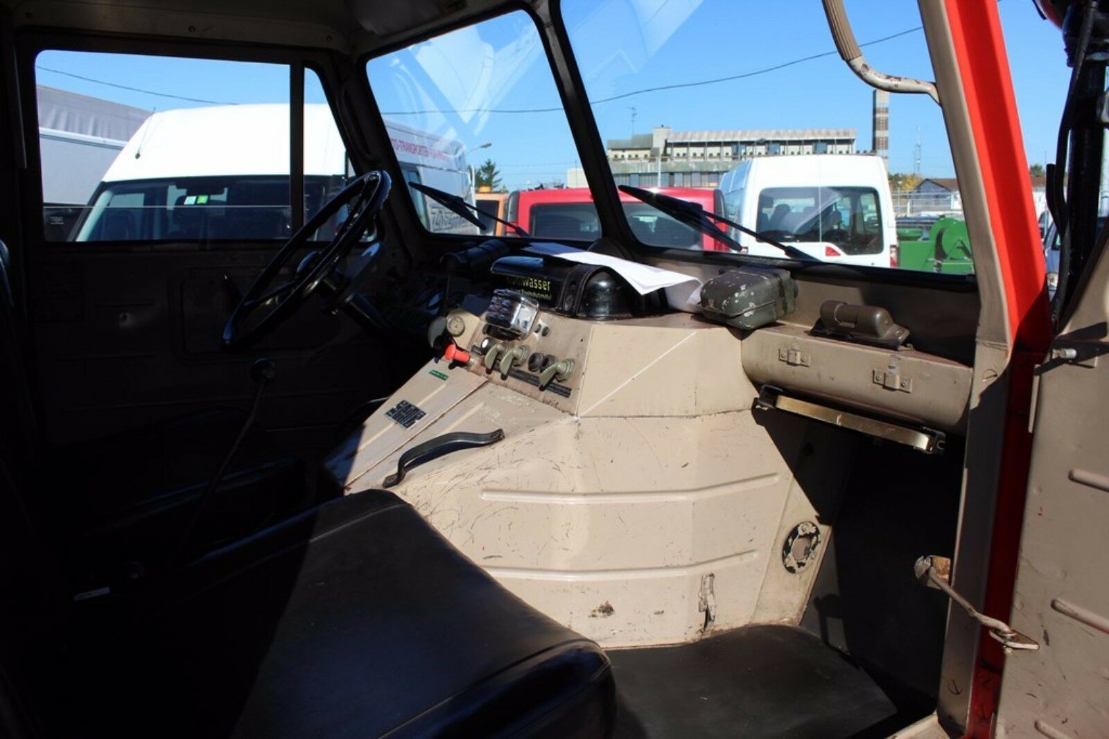 Fahrzeugabbildung Unimog Tanklöschfahrzeug TLF8/8 S/404 .1 H-ZULASSUNG