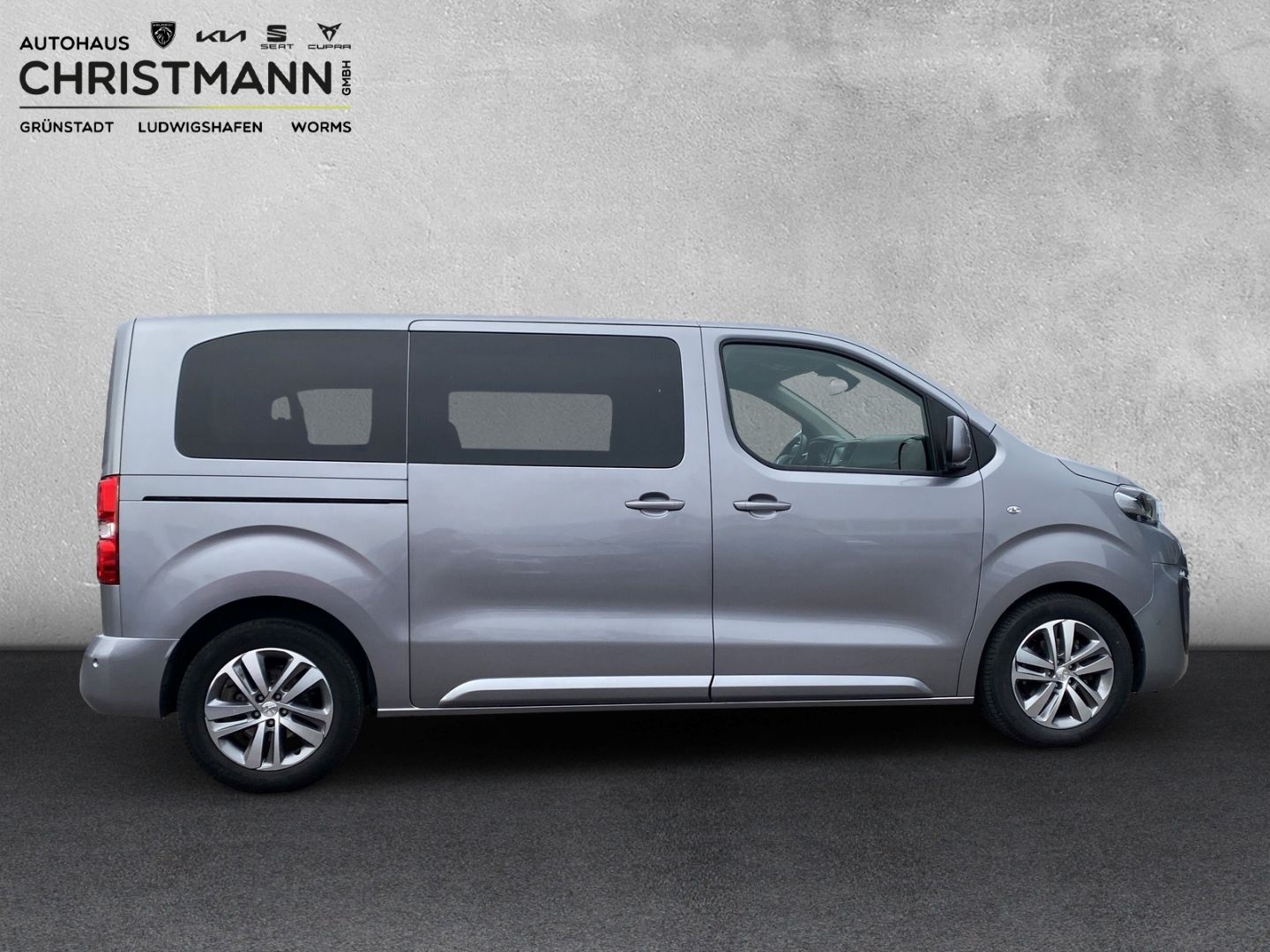 Fahrzeugabbildung Peugeot Traveller Active L2 2.0 BlueHDi 180 *Xenon*AHK