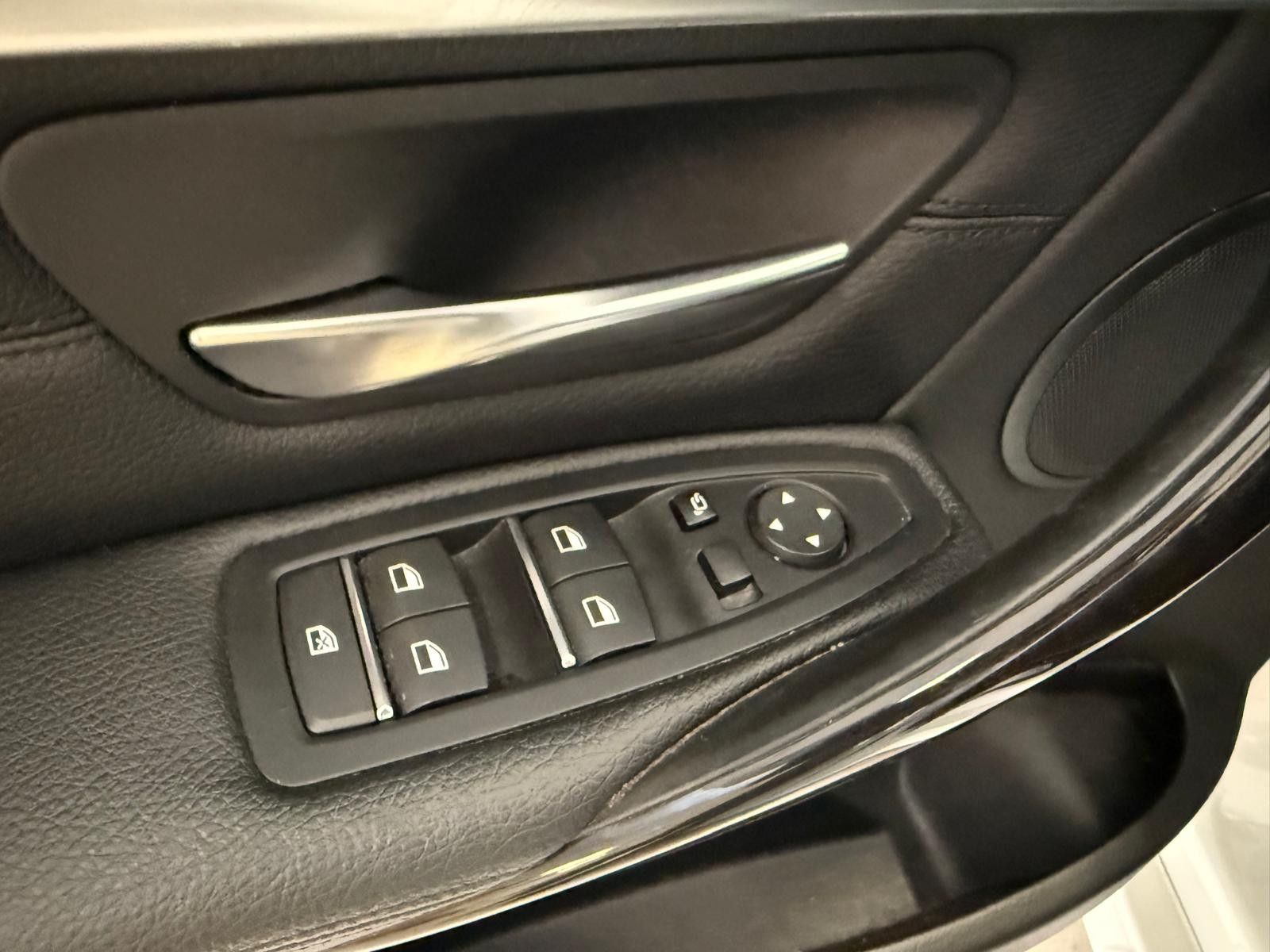 Fahrzeugabbildung BMW 320 d Luxury Line Purity / AHK / LED /PDC