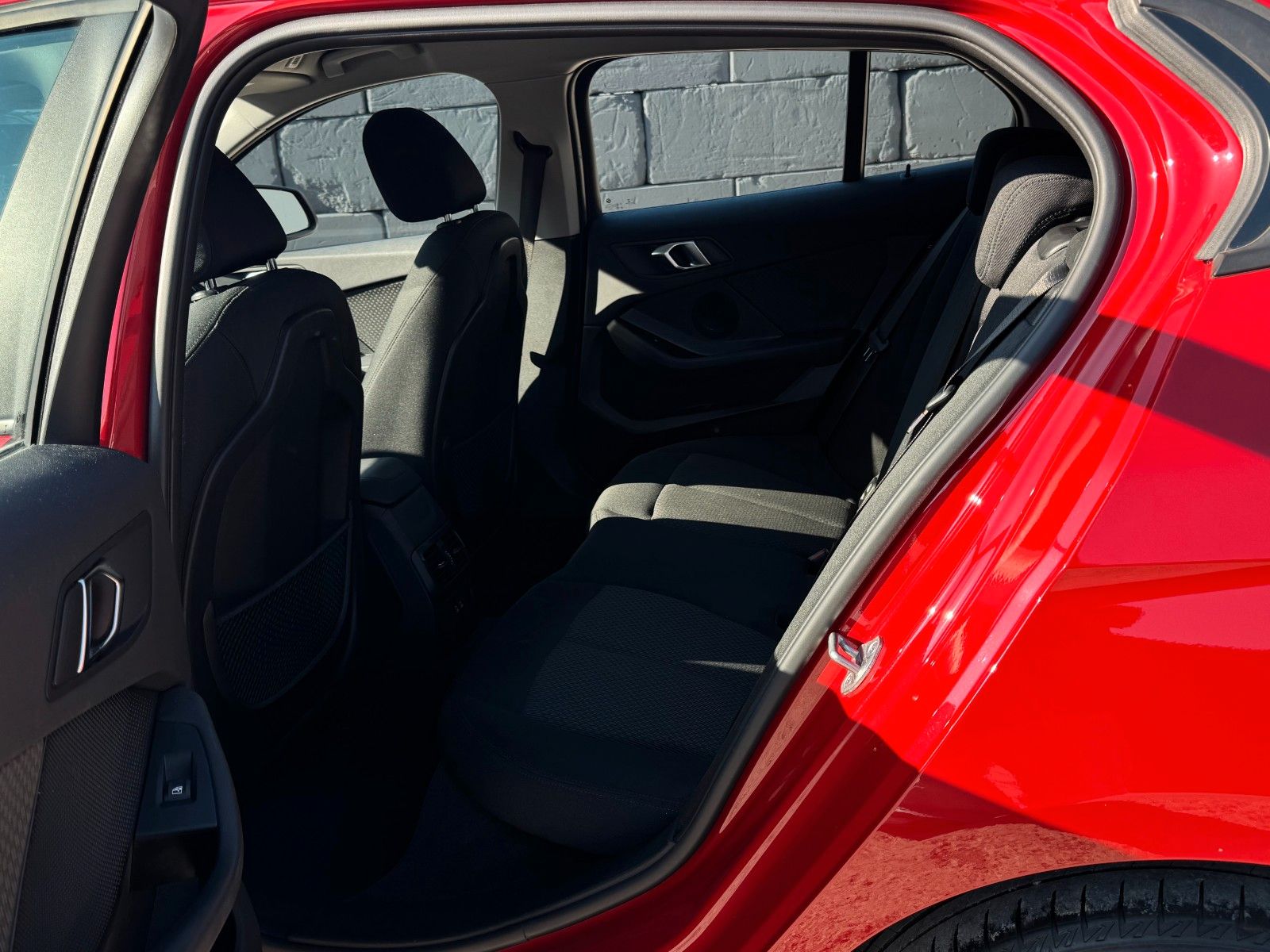 Fahrzeugabbildung BMW 118i Advantage Kamera CarPlay LC Prof. LHZ SHZ