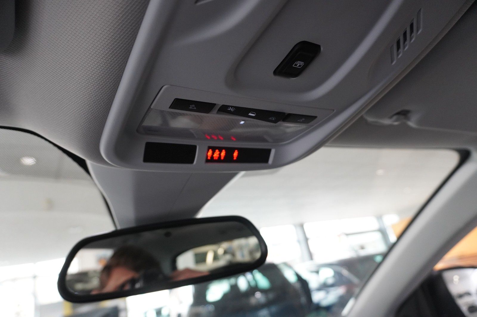 Fahrzeugabbildung Opel Grandland (X) 1.2T INNOV. NAVI/LED/KAMERA/PANO.