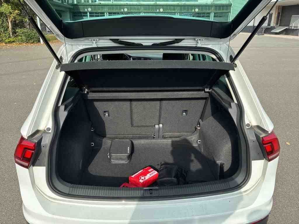 Fahrzeugabbildung Volkswagen Tiguan Active TSI *Navi*Cam*LED*PDC*Sitzhzg*ACC*