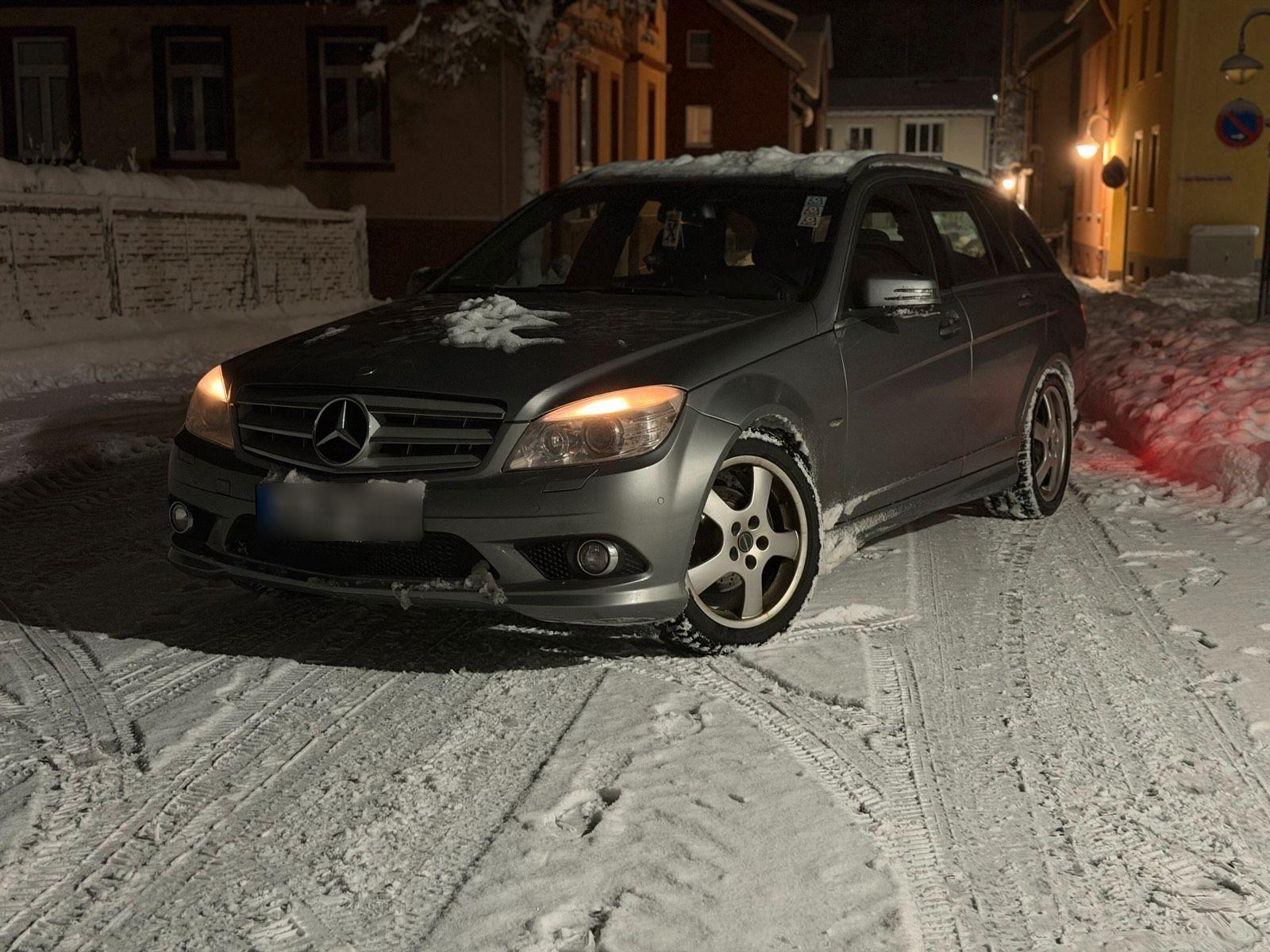 Mercedes-Benz C220 2009 — вигляд ззаду