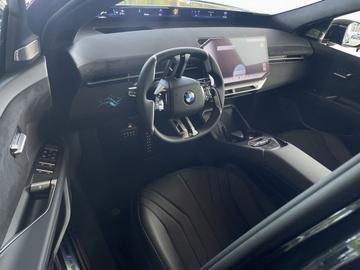 2026 BMW IX3 缩略图 14