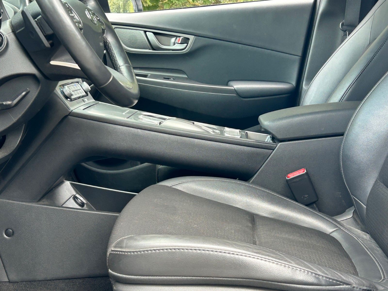 Fahrzeugabbildung Hyundai KONA EV Style 150 kW *RW449KM*SHZ*LED*RFKamera*