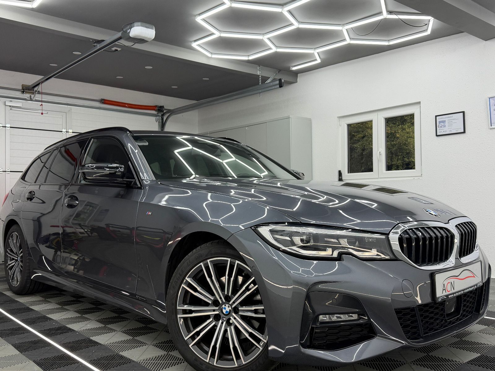 Fahrzeugabbildung BMW 320 d xDrive M SPORT/LED/HuD/H&K/AHK/ACC/VIRCO